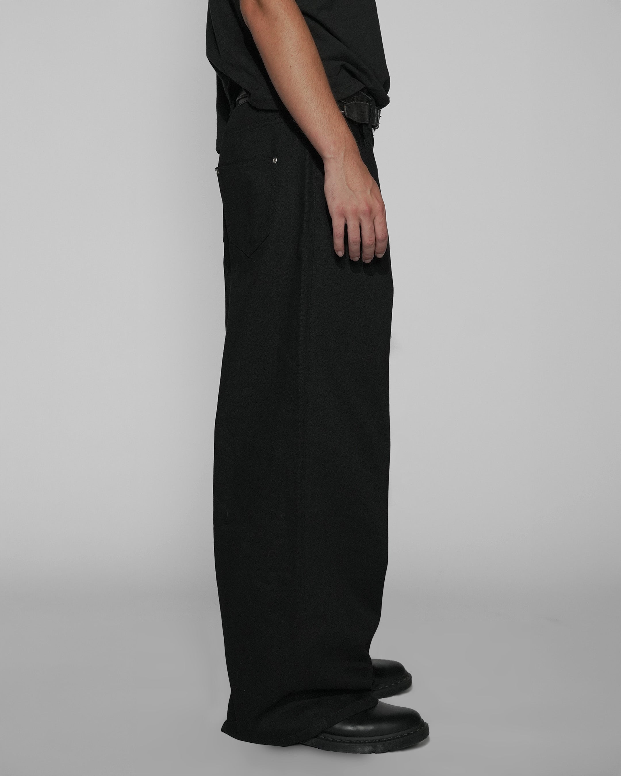 JAPANESE SELVEDGE MATTE BLACK BAGGY JEANS