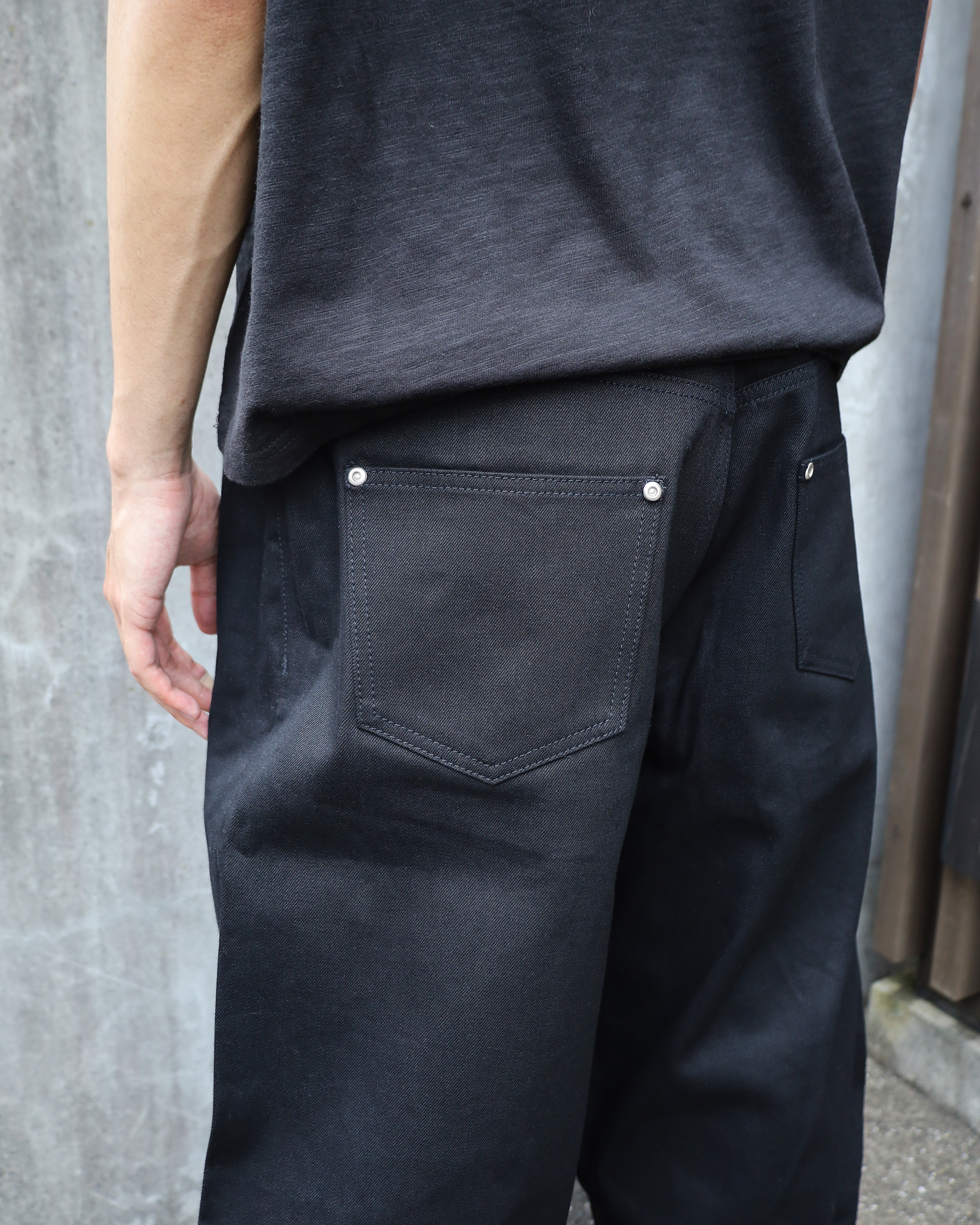 JAPANESE SELVEDGE MATTE BLACK BAGGY JEANS