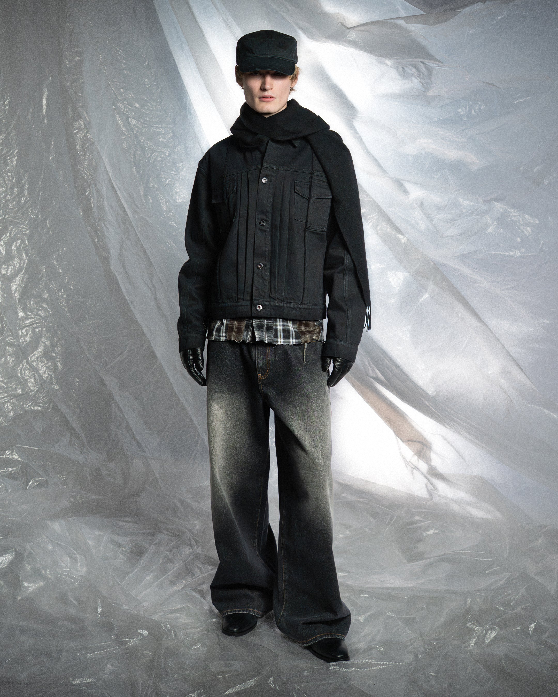 SPLIT BLACK DENIM JACKET