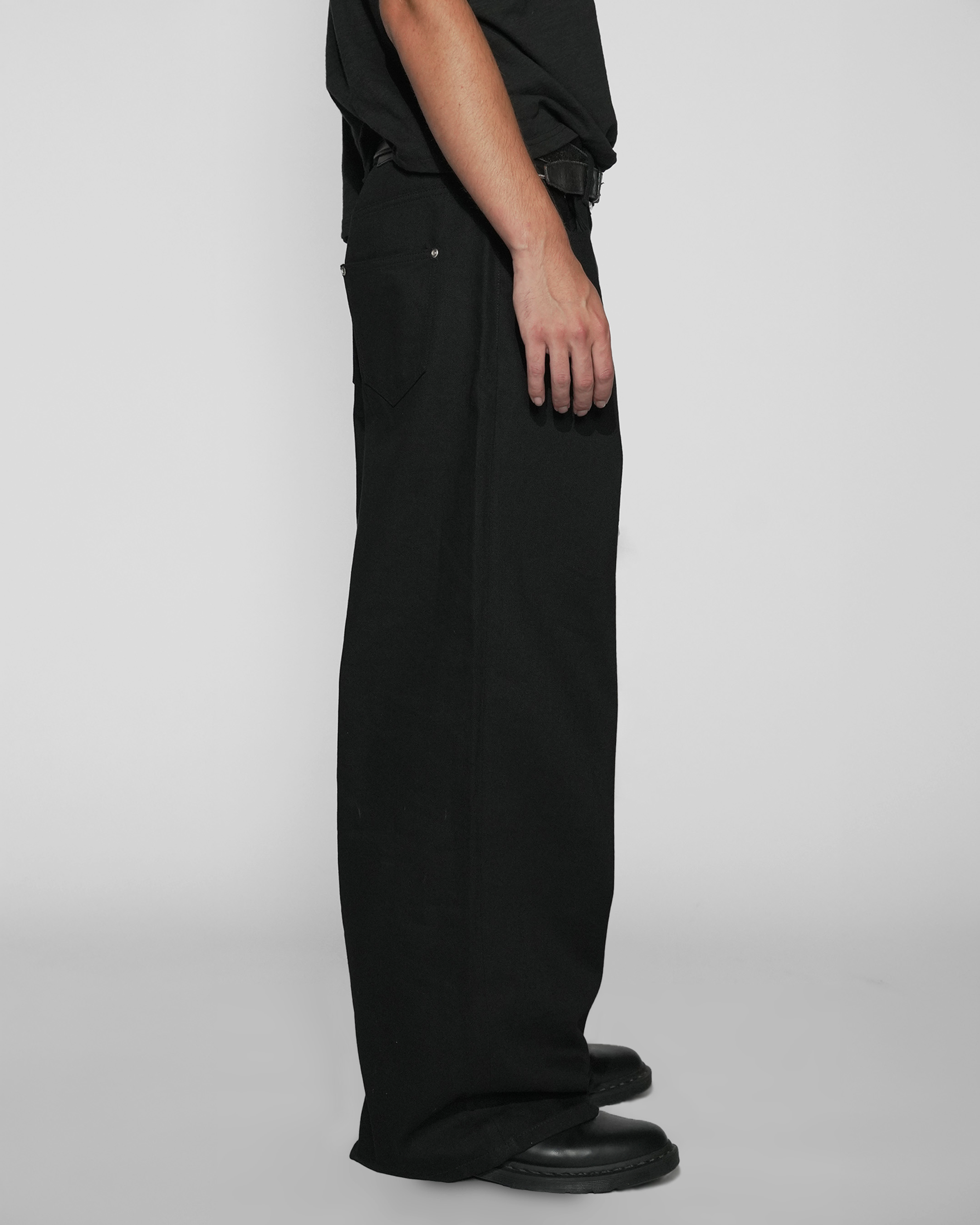 JAPANESE SELVEDGE MATTE BLACK BAGGY JEANS