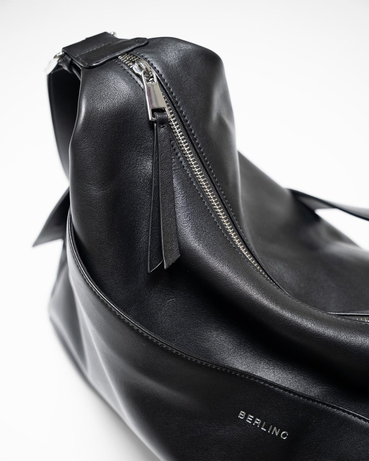BERLIN LEATHER CROSSBODY BAG