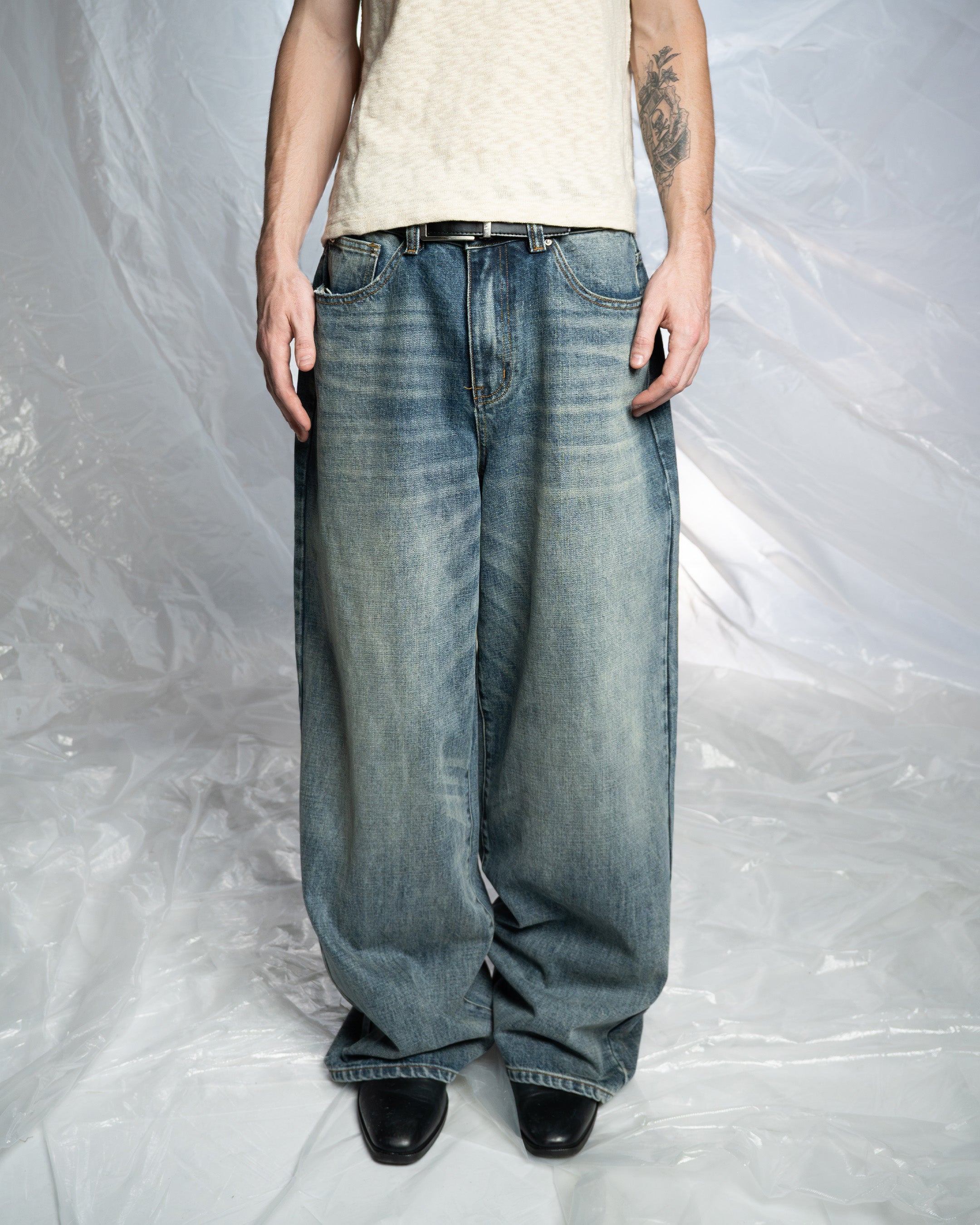 VINTAGE LIGHTWASH BAGGY JEANS